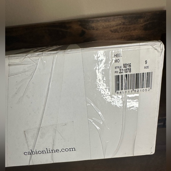 Cabi NWT Olive Green Velvet Block Heels SIZE 9 - Picture 11 of 14